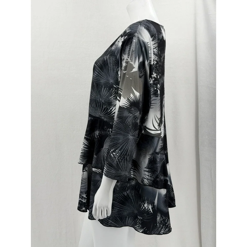 Kate & Mallory Top Womens 1X Gray Palm Print‎ Ruffle Hem Tropical Stretch Office
